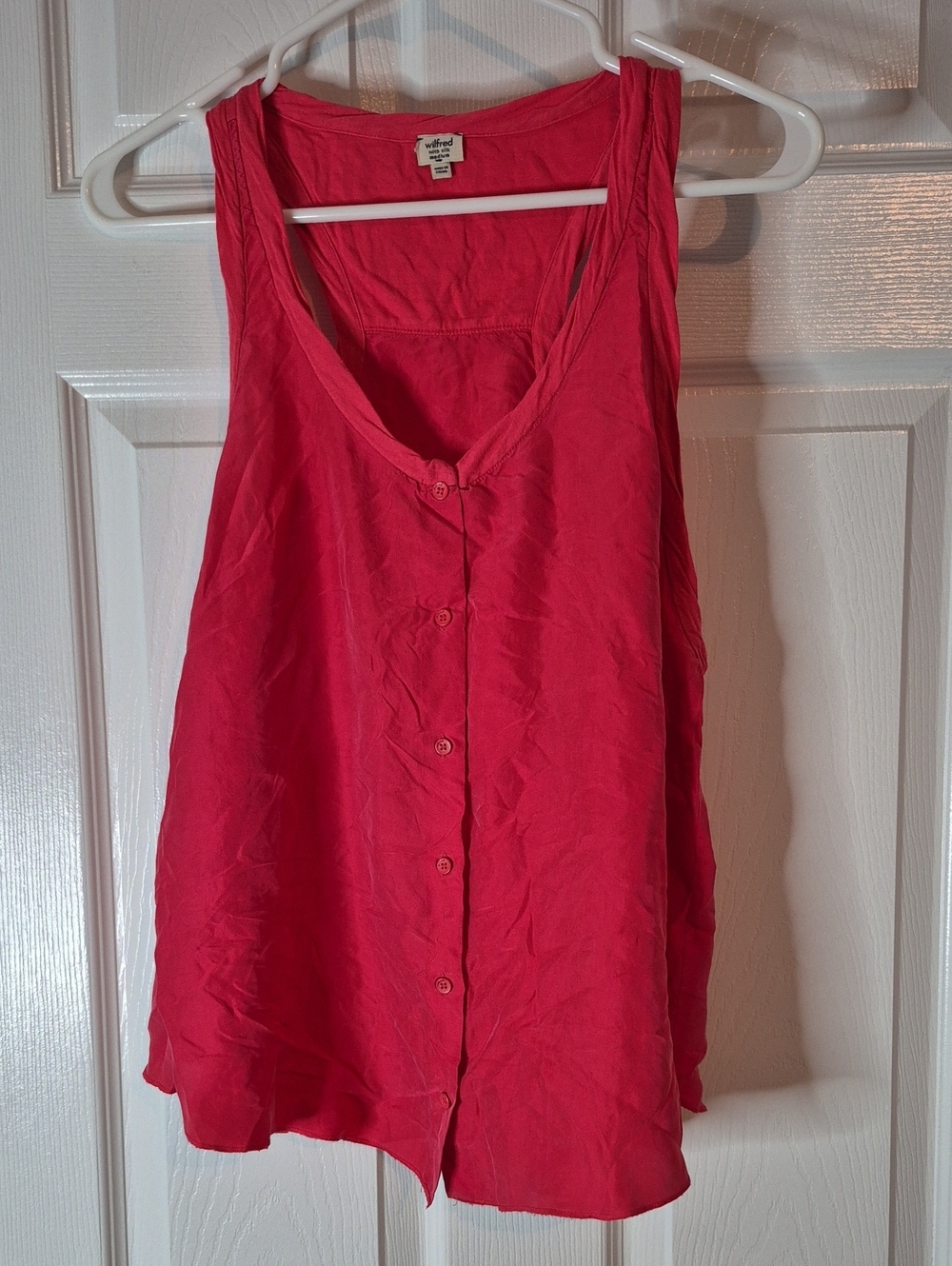 Wilfred %100 Silk Body, Red Sleeveless Button Blouse Size Medium